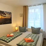 Lägenhet Urlaubsmagie - Himmelblau - Balkon, Gemeinschaftsgarten, Sauna Und Saisonaler Pool Sebnitz