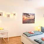 Urlaubsmagie - Himmelblau - Balkon, Gemeinschaftsgarten, Sauna Und Saisonaler Pool