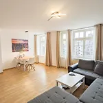 Lägenhet Urlaubsmagie - Himmelblau - Balkon, Gemeinschaftsgarten, Sauna Und Saisonaler Pool Sebnitz